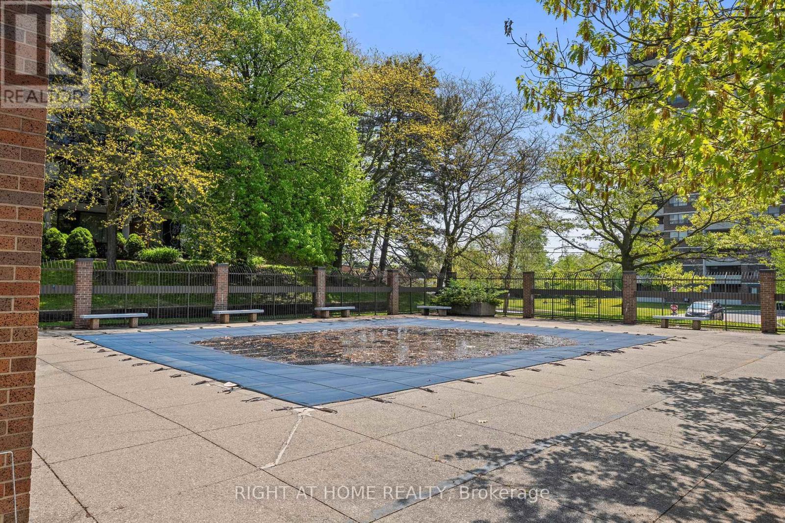 












102 - 1801 O'CONNOR DRIVE

,
Toronto (Victoria Village),




Ontario
M4A2P8

