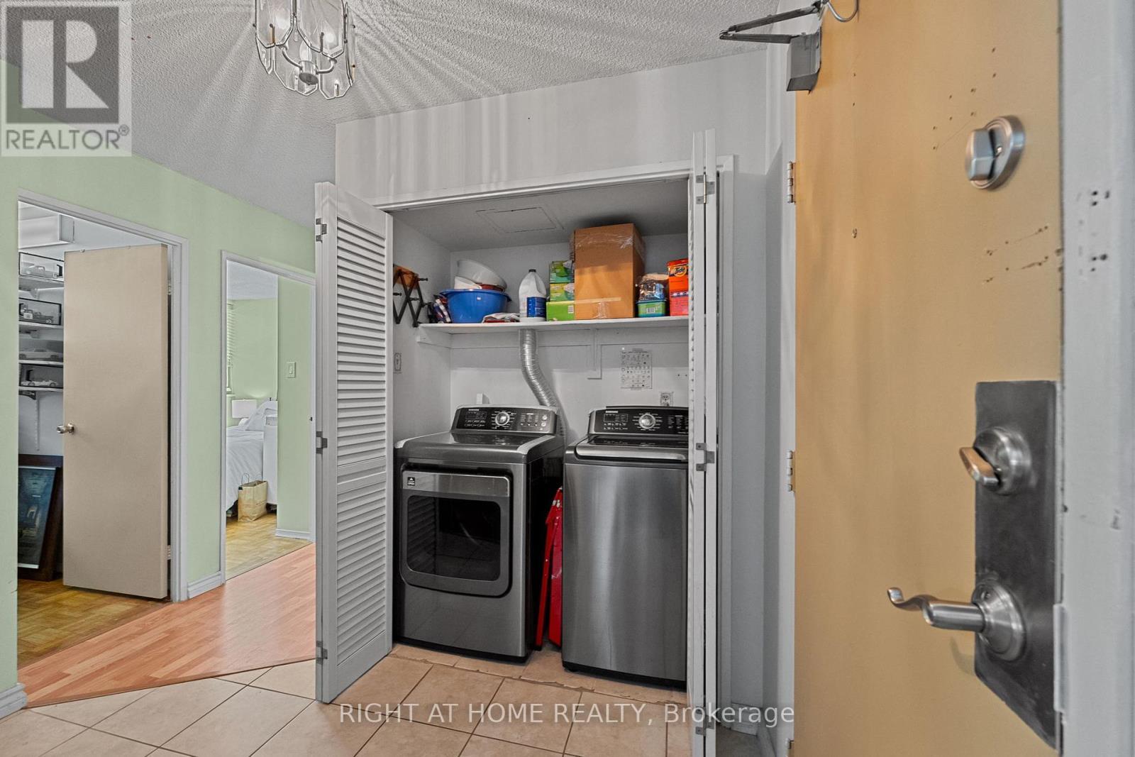 












102 - 1801 O'CONNOR DRIVE

,
Toronto (Victoria Village),




Ontario
M4A2P8

