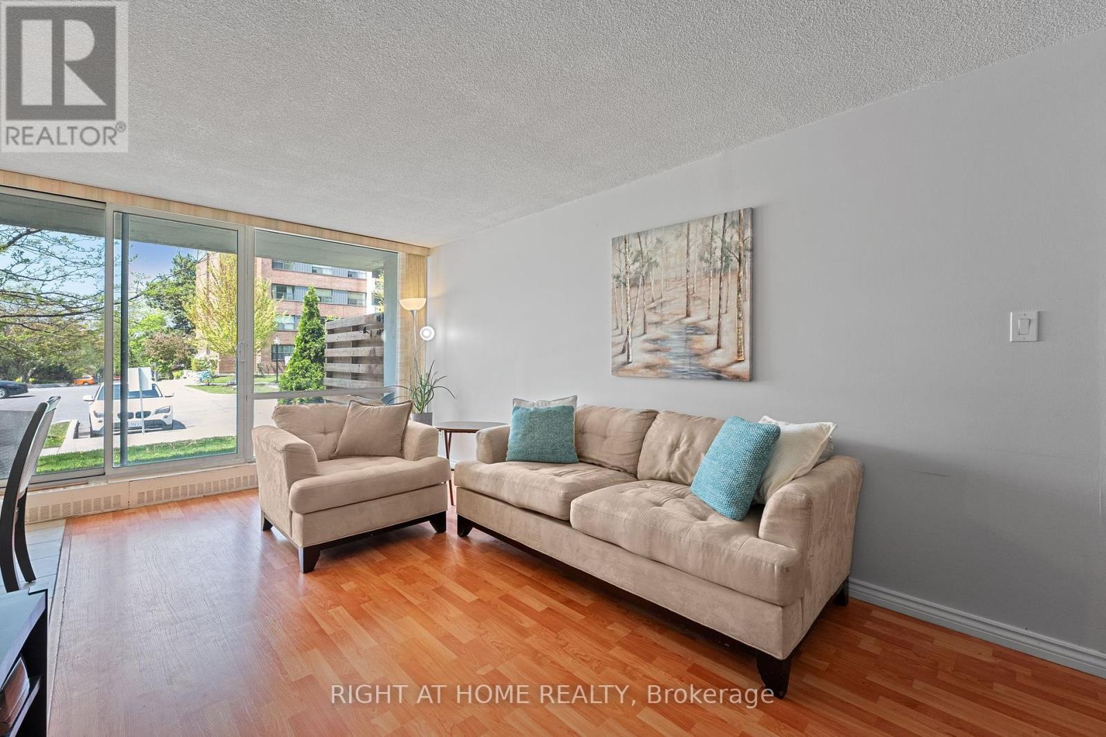 












102 - 1801 O'CONNOR DRIVE

,
Toronto (Victoria Village),




Ontario
M4A2P8

