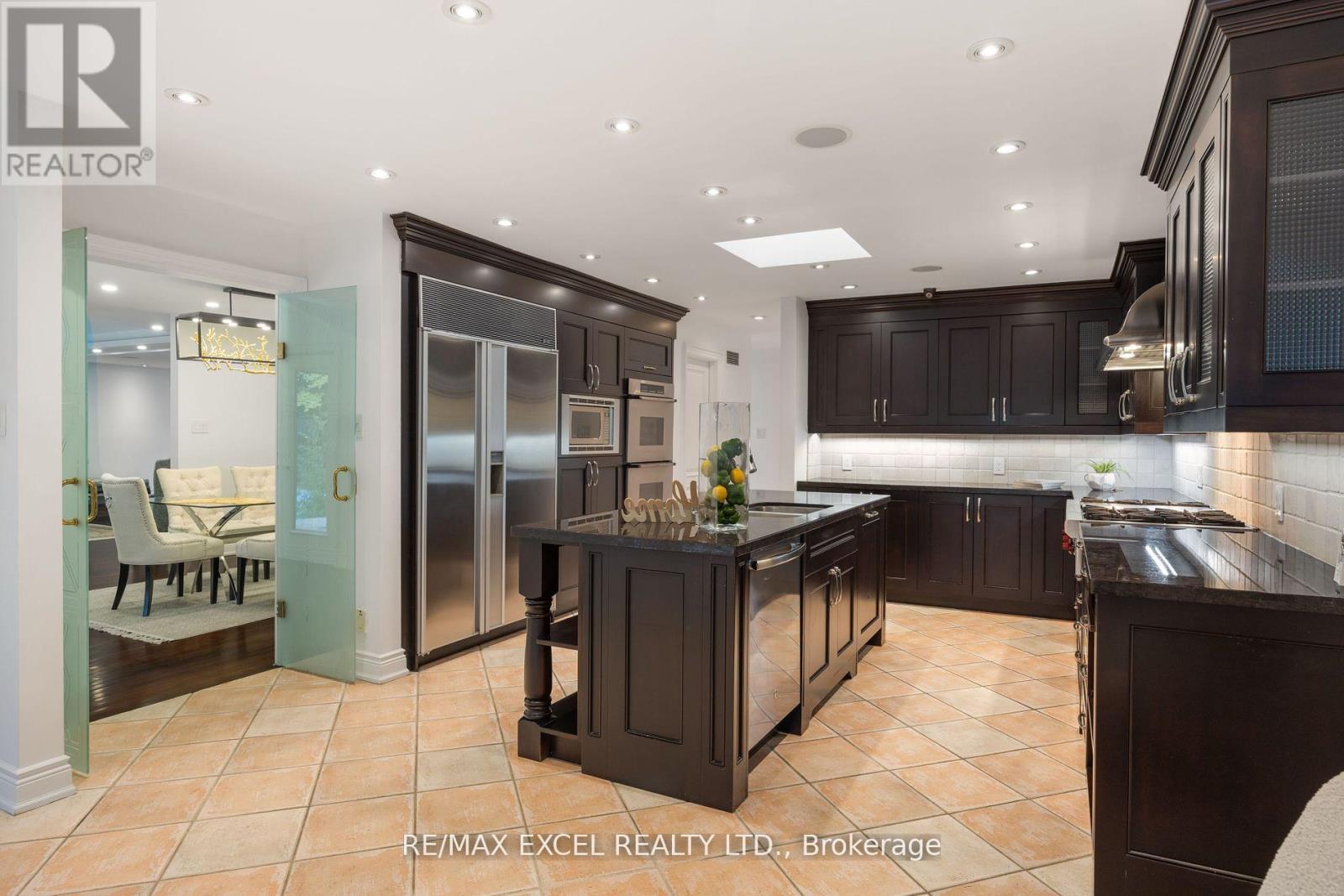 












62 WIMPOLE DRIVE

,
Toronto (St. Andrew-Windfields),




Ontario
M2L2L3

