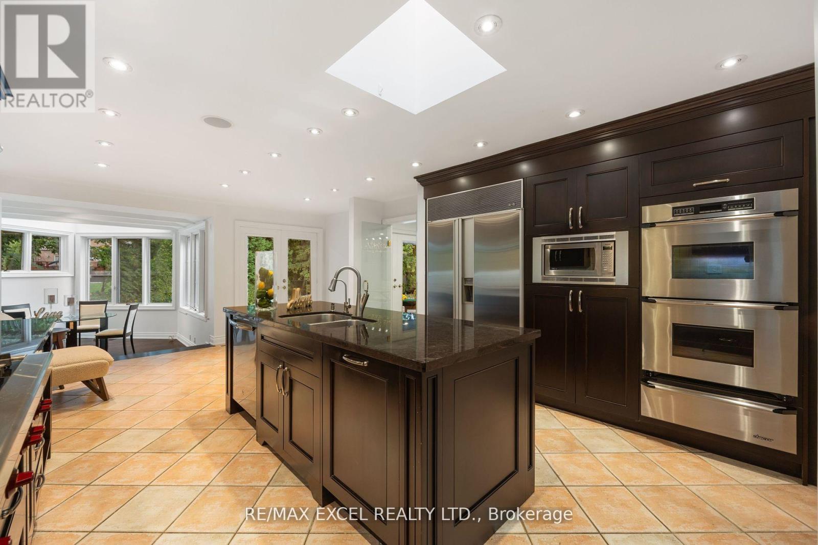 












62 WIMPOLE DRIVE

,
Toronto (St. Andrew-Windfields),




Ontario
M2L2L3

