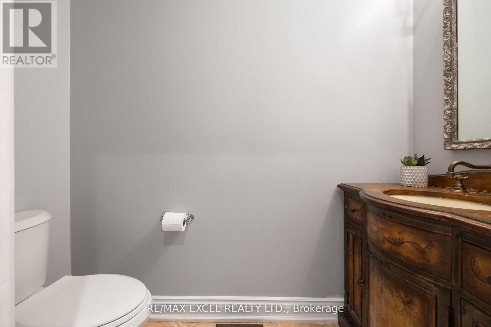 












62 WIMPOLE DRIVE

,
Toronto (St. Andrew-Windfields),




Ontario
M2L2L3

