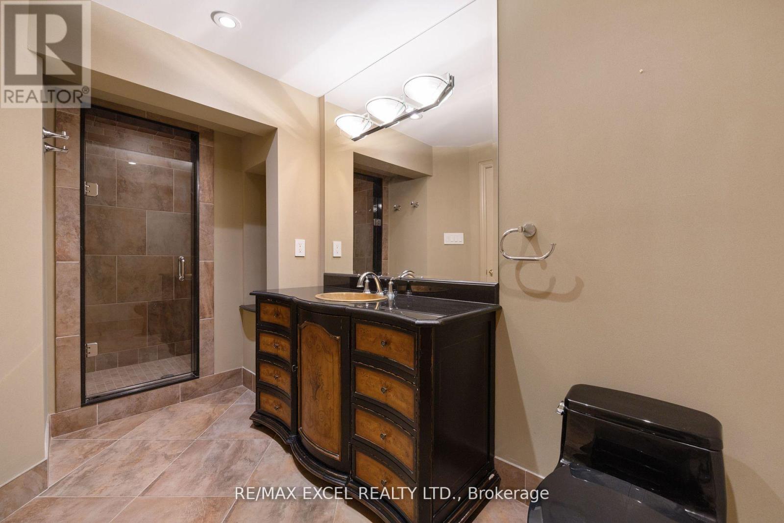 












62 WIMPOLE DRIVE

,
Toronto (St. Andrew-Windfields),




Ontario
M2L2L3

