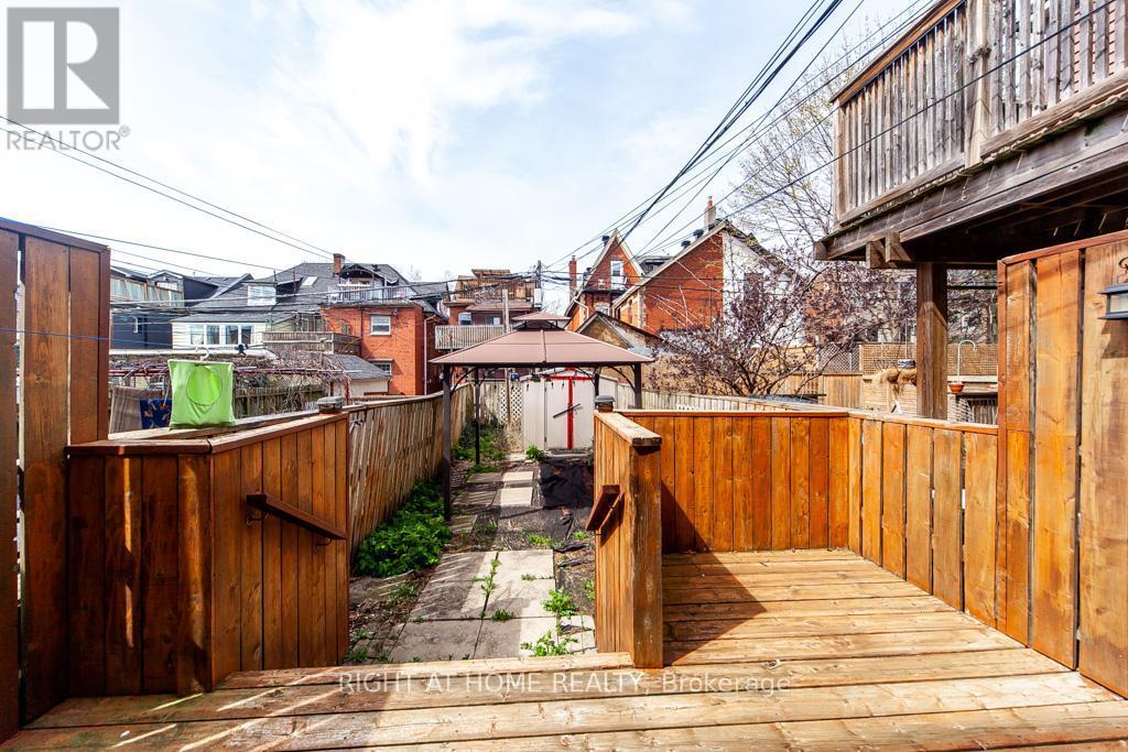 












46 COOLMINE ROAD

,
Toronto (Little Portugal),




Ontario
M6J3E9

