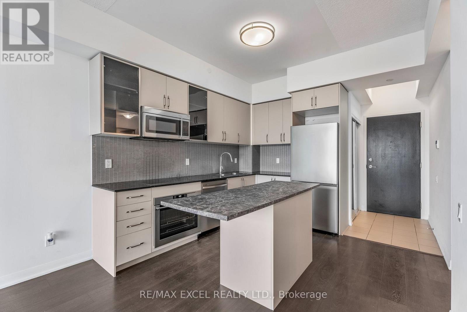 












2501 - 5162 YONGE STREET

,
Toronto (Willowdale West),




Ontario
M2N0E9

