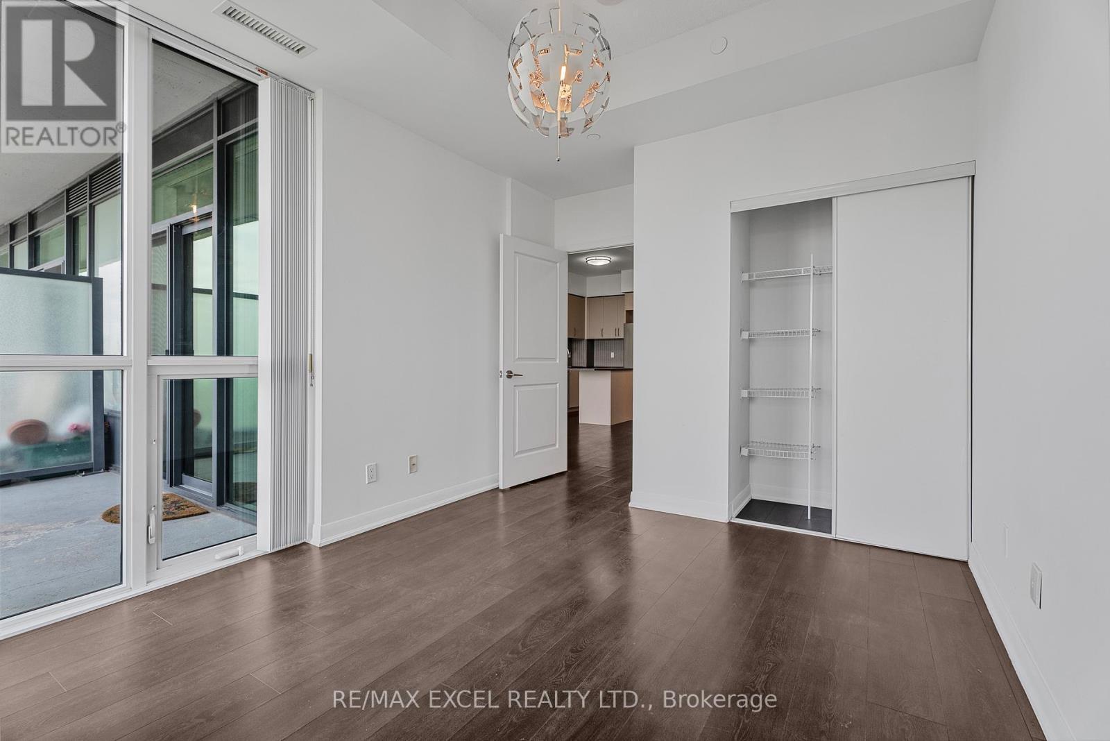 












2501 - 5162 YONGE STREET

,
Toronto (Willowdale West),




Ontario
M2N0E9

