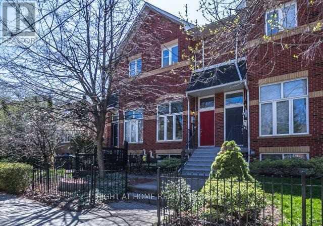 












246B BERKELEY STREET

,
Toronto (Moss Park),




Ontario
M5A2X4

