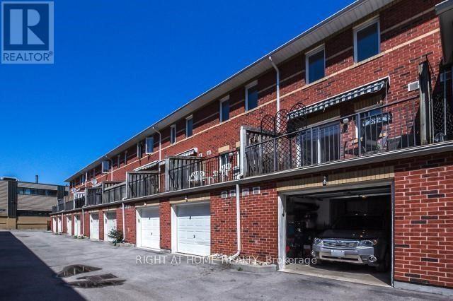 












246B BERKELEY STREET

,
Toronto (Moss Park),




Ontario
M5A2X4

