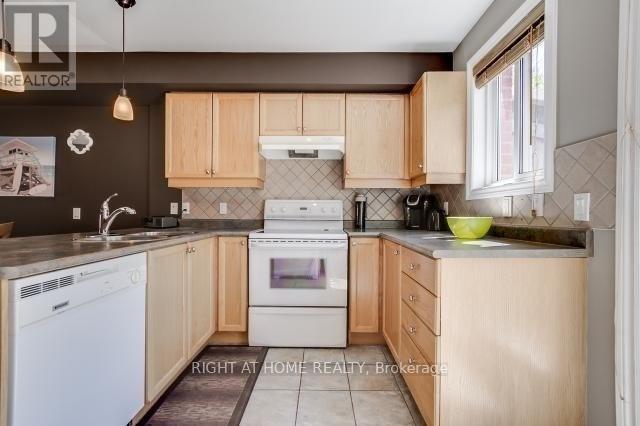












246B BERKELEY STREET

,
Toronto (Moss Park),




Ontario
M5A2X4

