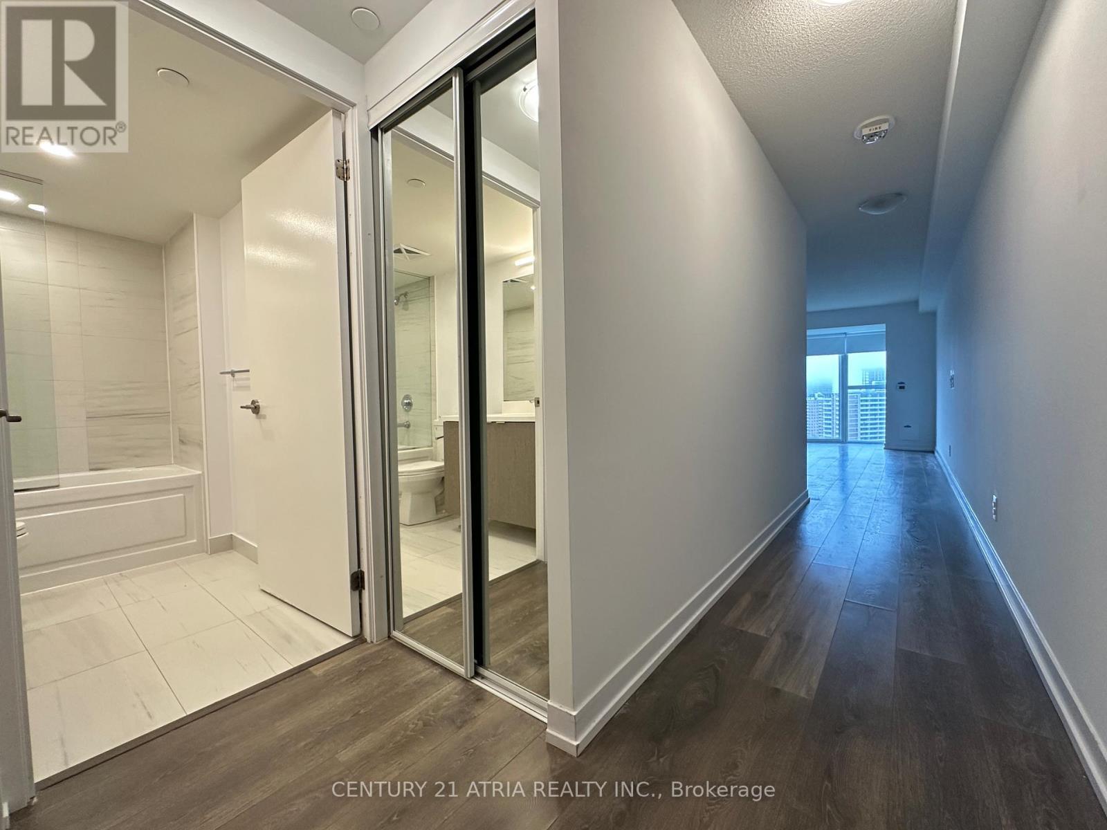 












1801 - 219 DUNDAS STREET E

,
Toronto (Church-Yonge Corridor),




Ontario
M5A0V1

