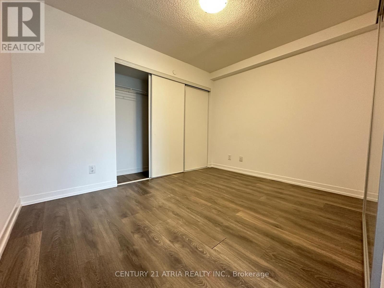 












1801 - 219 DUNDAS STREET E

,
Toronto (Church-Yonge Corridor),




Ontario
M5A0V1

