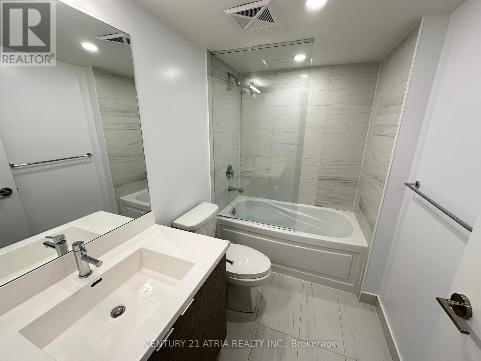 












1801 - 219 DUNDAS STREET E

,
Toronto (Church-Yonge Corridor),




Ontario
M5A0V1

