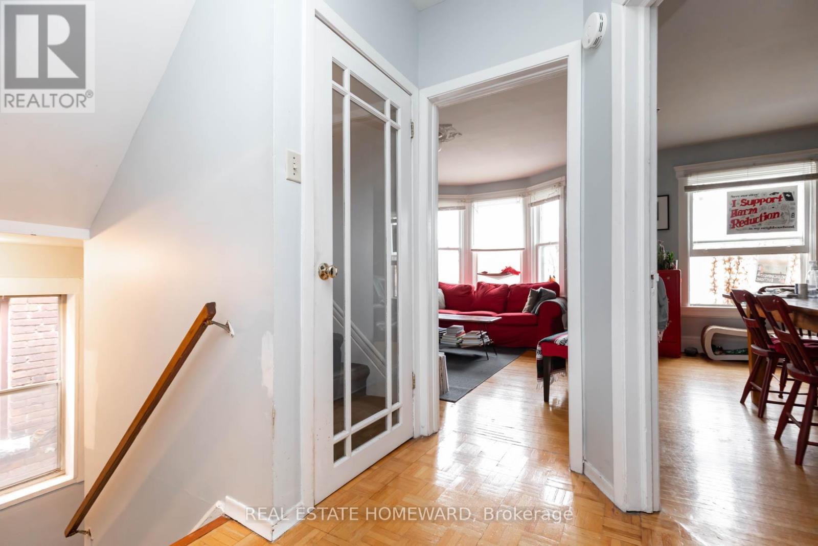 












110 BEATRICE STREET

,
Toronto (Trinity-Bellwoods),




Ontario
M6J2T3

