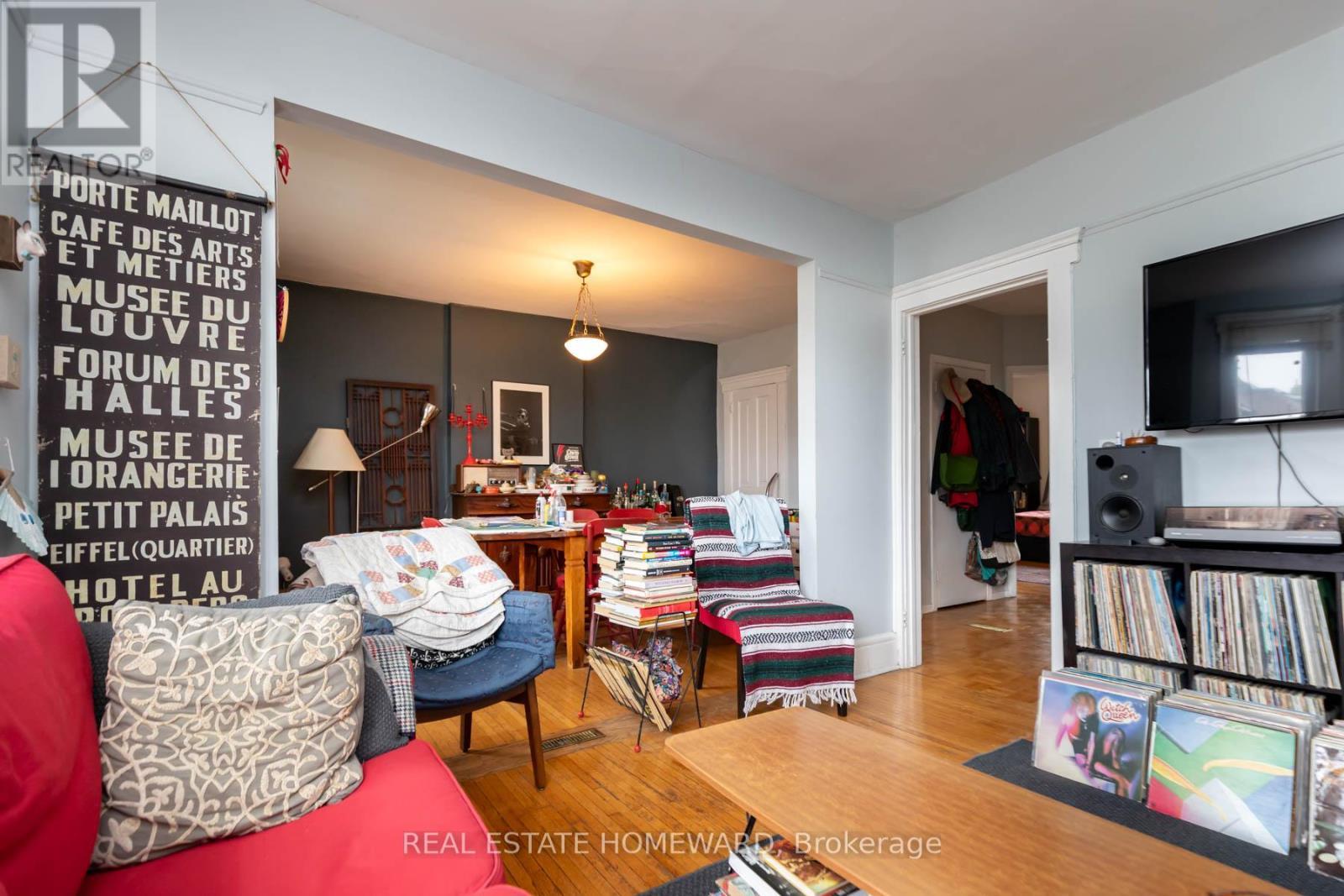 












110 BEATRICE STREET

,
Toronto (Trinity-Bellwoods),




Ontario
M6J2T3

