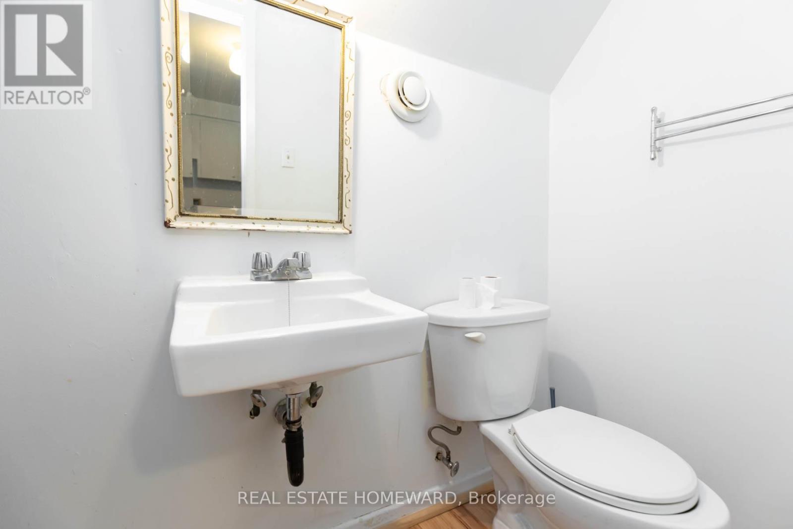 












110 BEATRICE STREET

,
Toronto (Trinity-Bellwoods),




Ontario
M6J2T3

