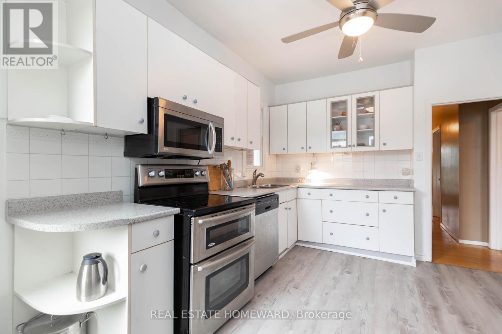 












110 BEATRICE STREET

,
Toronto (Trinity-Bellwoods),




Ontario
M6J2T3

