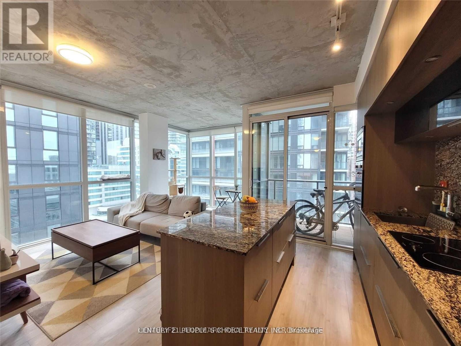 












1702 - 88 BLUE JAYS WAY

,
Toronto (Waterfront Communities),




Ontario
M5V2G3

