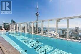 












1702 - 88 BLUE JAYS WAY

,
Toronto (Waterfront Communities),




Ontario
M5V2G3

