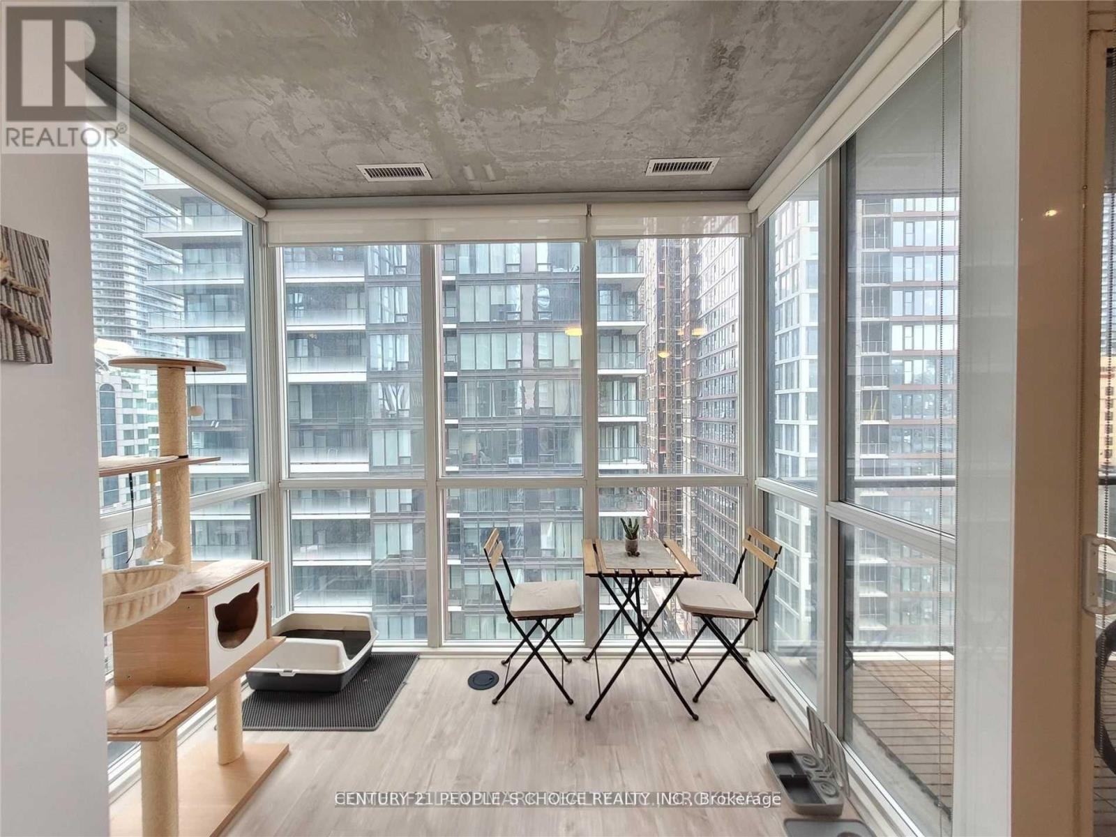












1702 - 88 BLUE JAYS WAY

,
Toronto (Waterfront Communities),




Ontario
M5V2G3

