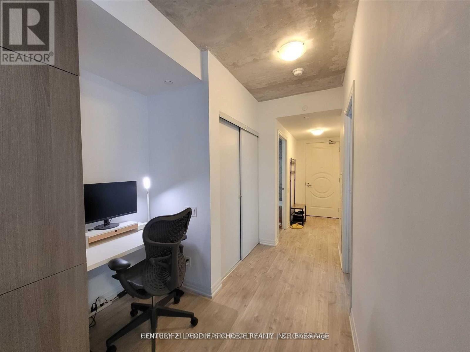 












1702 - 88 BLUE JAYS WAY

,
Toronto (Waterfront Communities),




Ontario
M5V2G3

