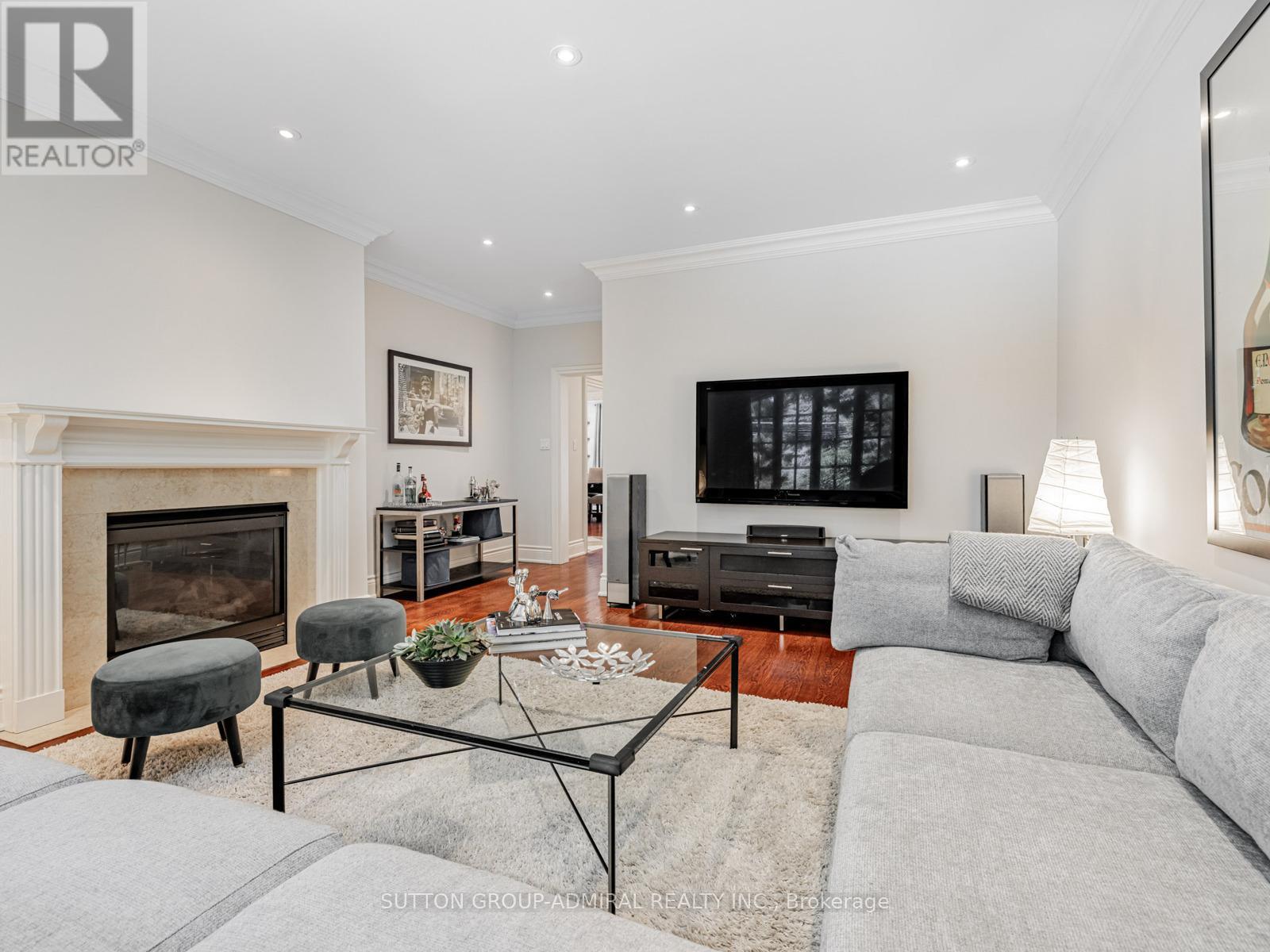 












538 BEDFORD PARK AVENUE

,
Toronto (Bedford Park-Nortown),




Ontario
M5M1K3

