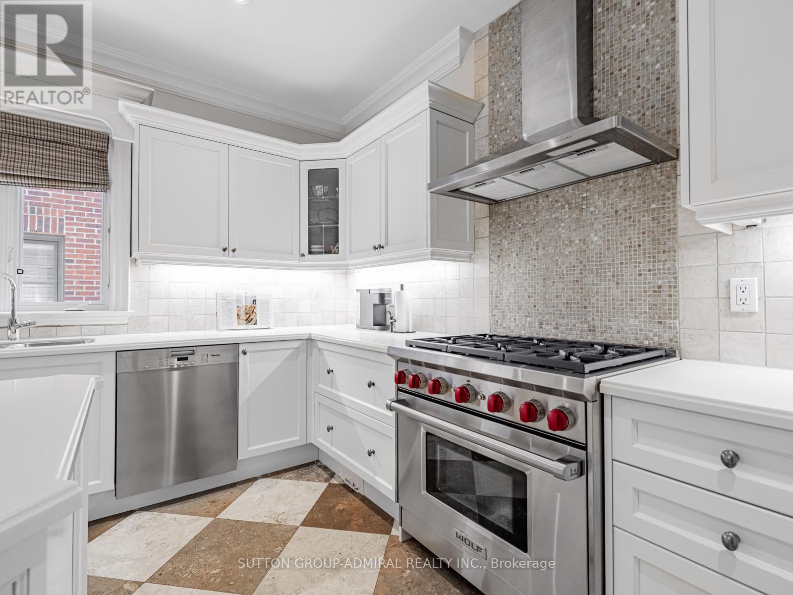 












538 BEDFORD PARK AVENUE

,
Toronto (Bedford Park-Nortown),




Ontario
M5M1K3

