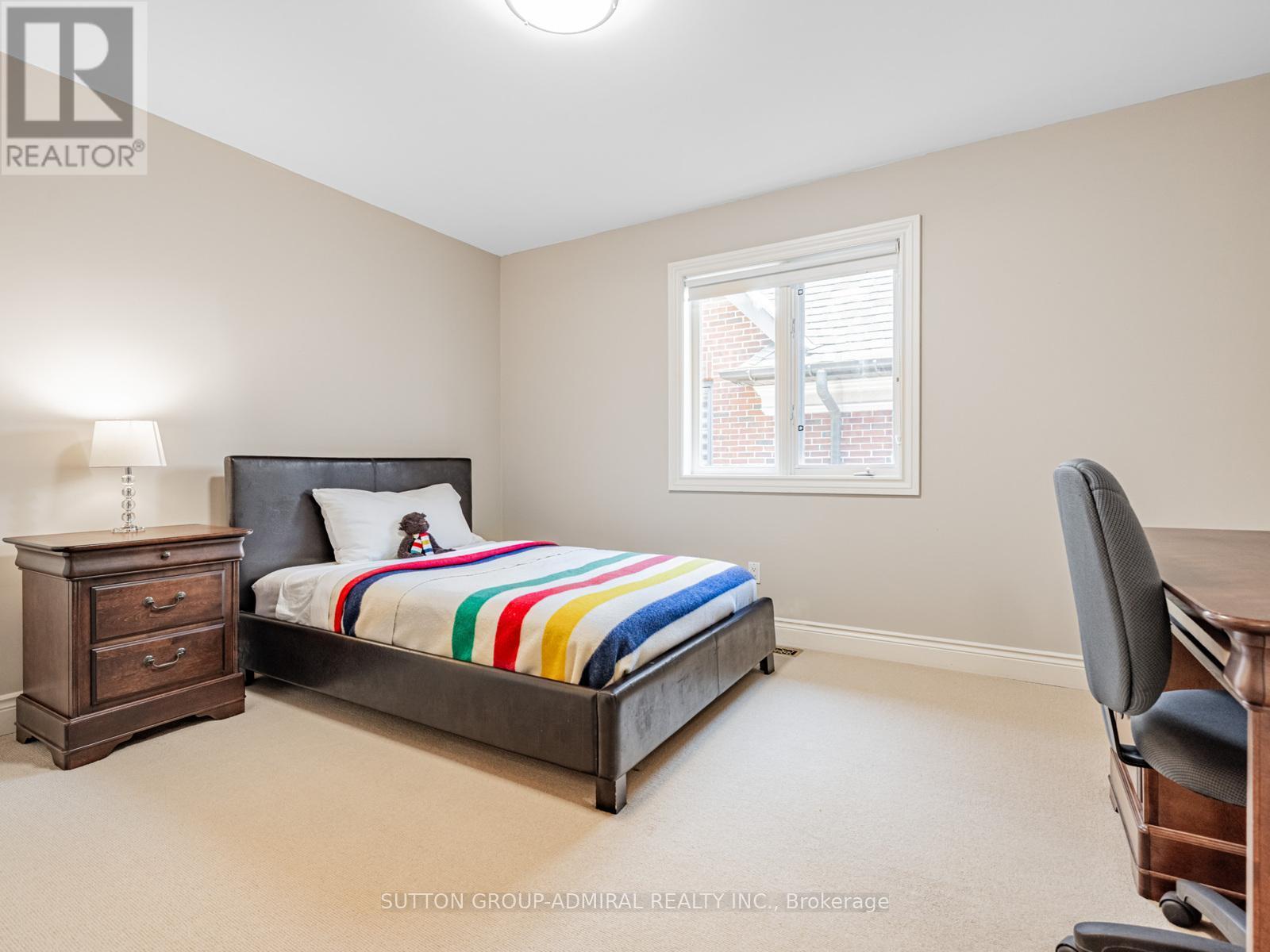 












538 BEDFORD PARK AVENUE

,
Toronto (Bedford Park-Nortown),




Ontario
M5M1K3

