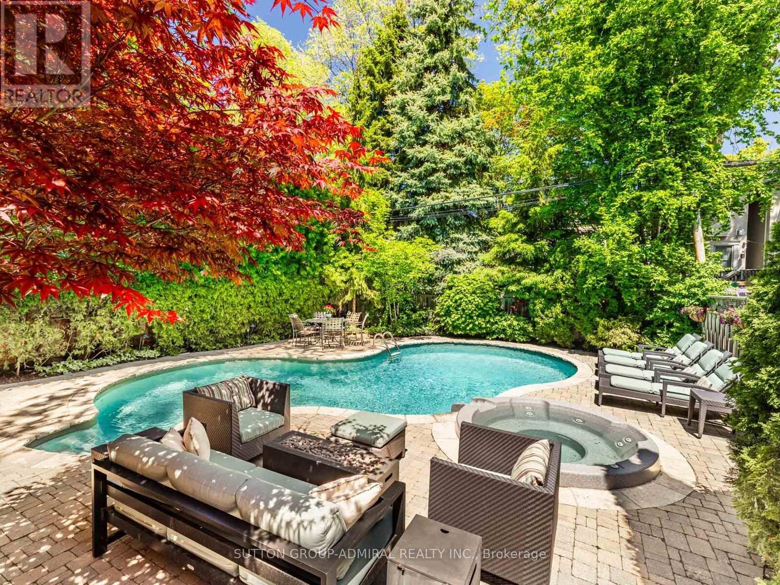 












538 BEDFORD PARK AVENUE

,
Toronto (Bedford Park-Nortown),




Ontario
M5M1K3

