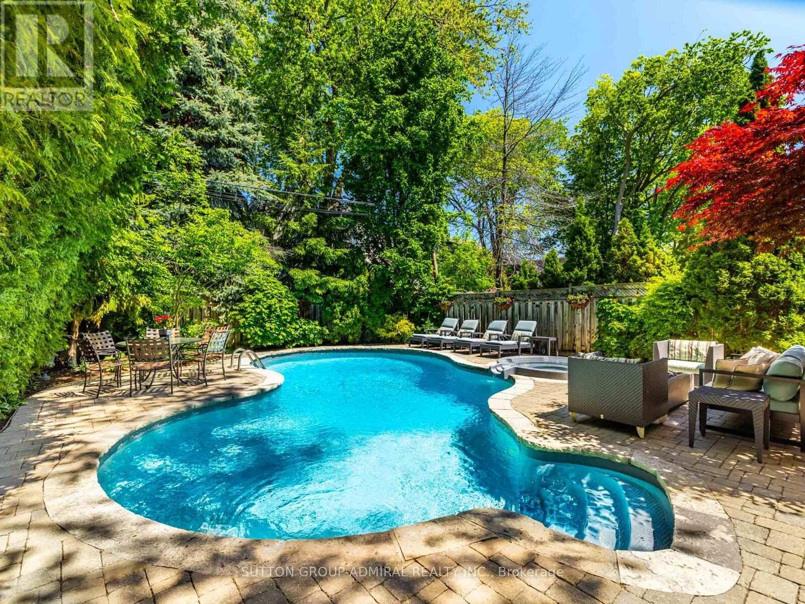












538 BEDFORD PARK AVENUE

,
Toronto (Bedford Park-Nortown),




Ontario
M5M1K3

