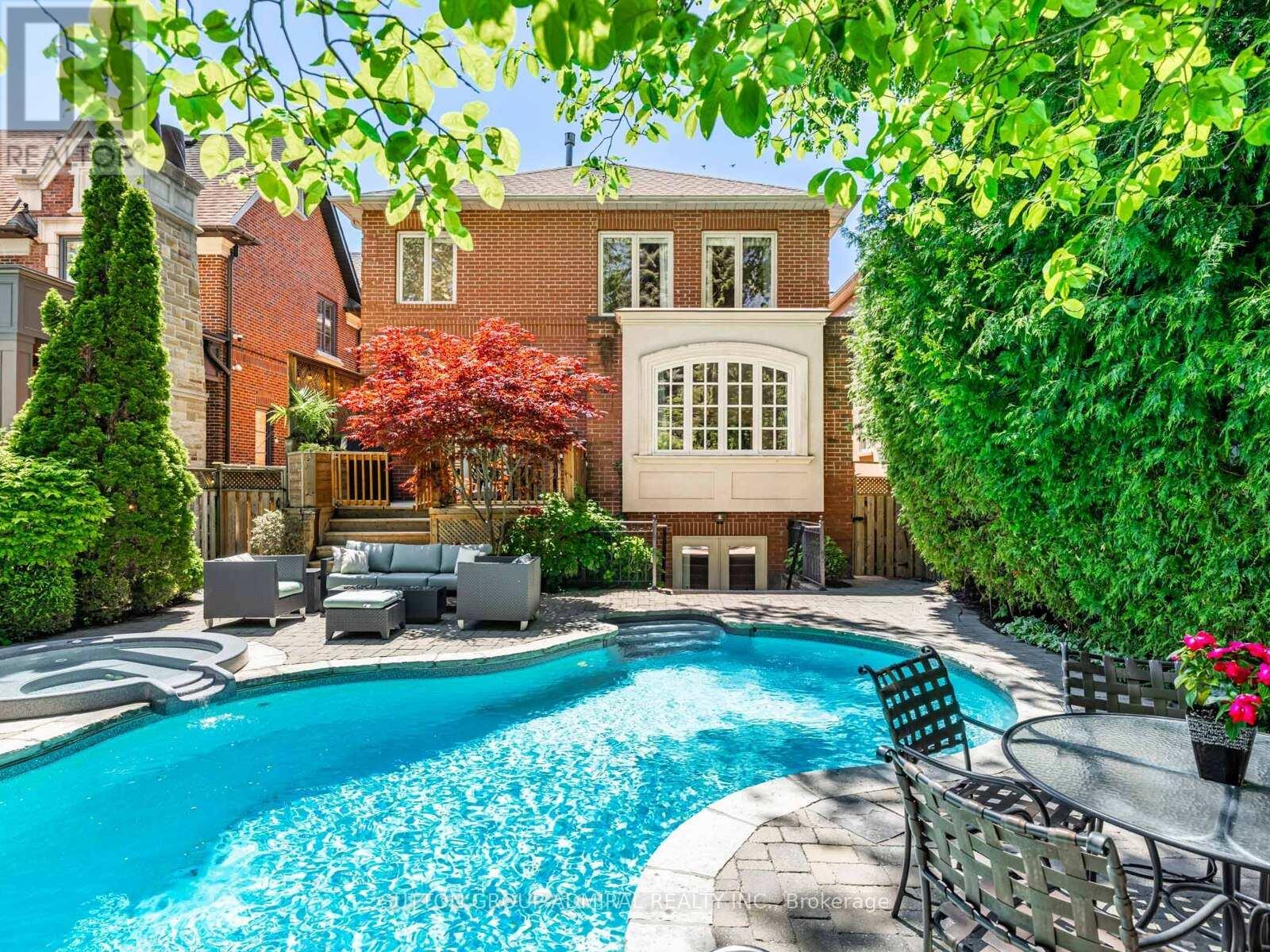 












538 BEDFORD PARK AVENUE

,
Toronto (Bedford Park-Nortown),




Ontario
M5M1K3

