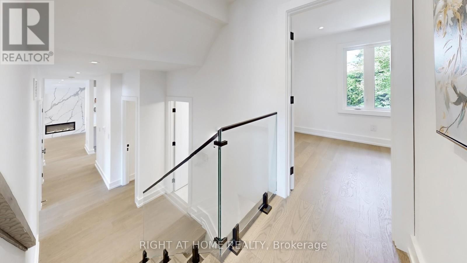












136 SANTA BARBARA ROAD

,
Toronto (Willowdale West),




Ontario
M2N2C5

