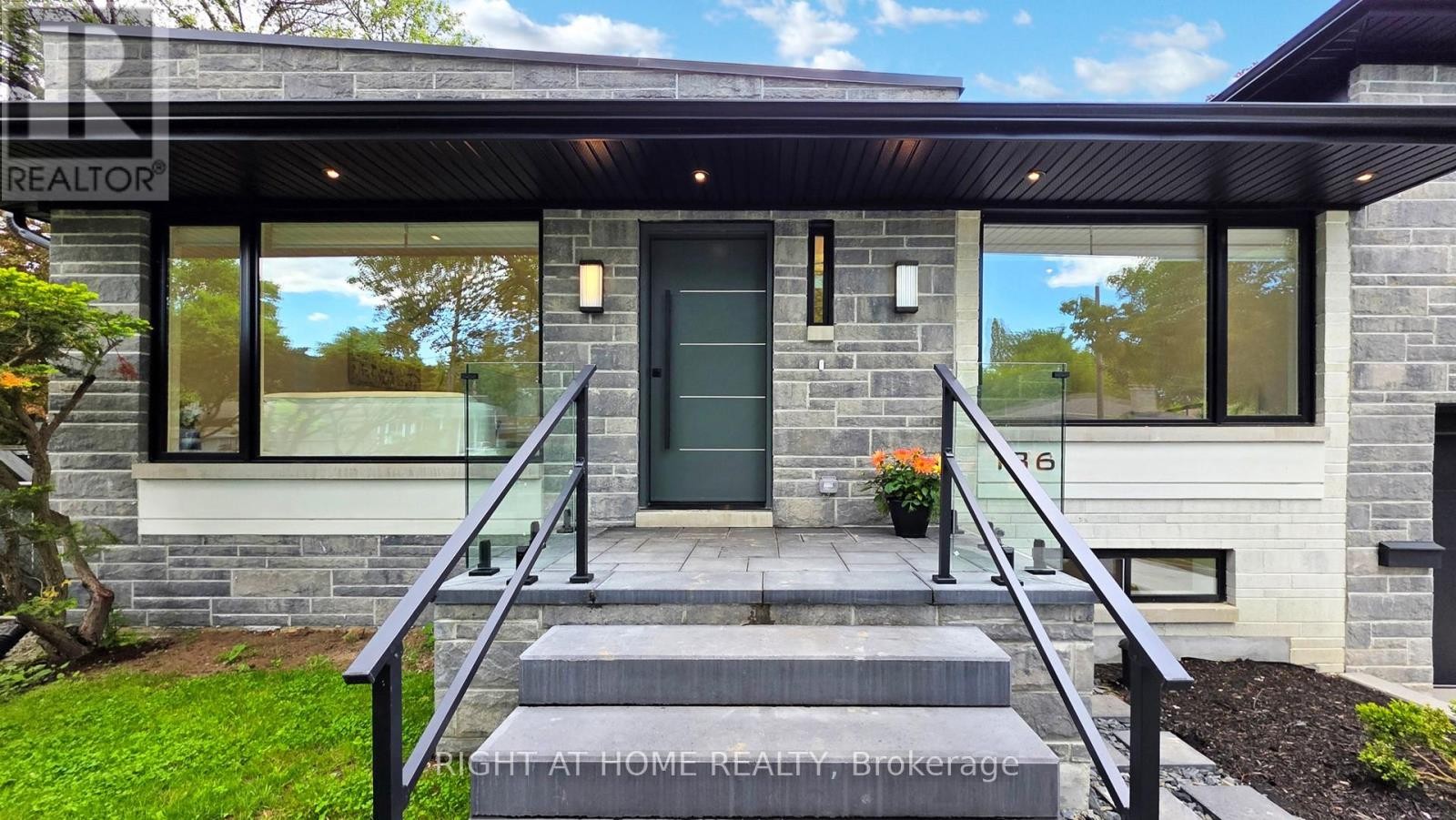 












136 SANTA BARBARA ROAD

,
Toronto (Willowdale West),




Ontario
M2N2C5

