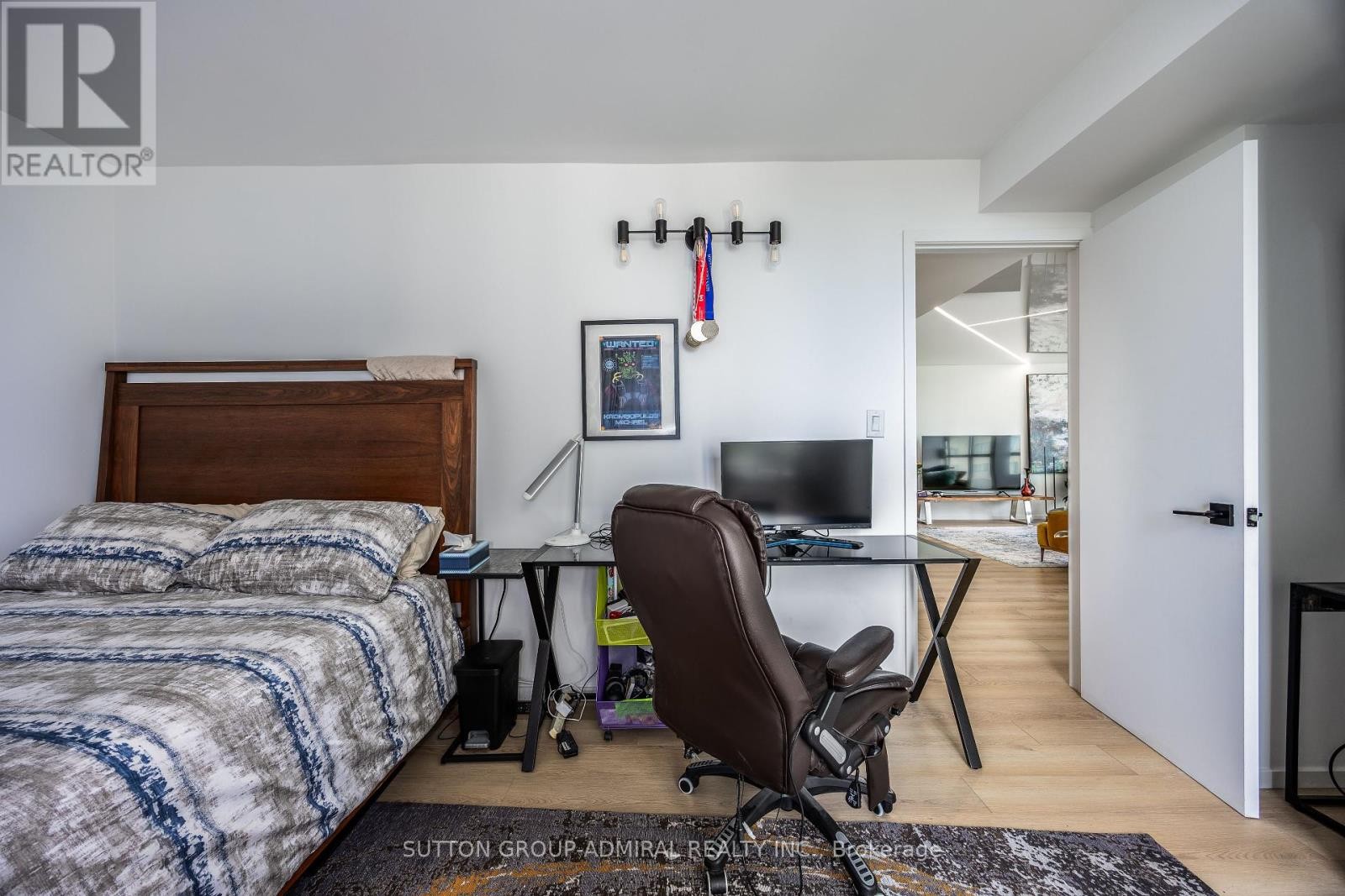 












906 - 131 TORRESDALE AVENUE S

,
Toronto (Westminster-Branson),




Ontario
M2R3T1

