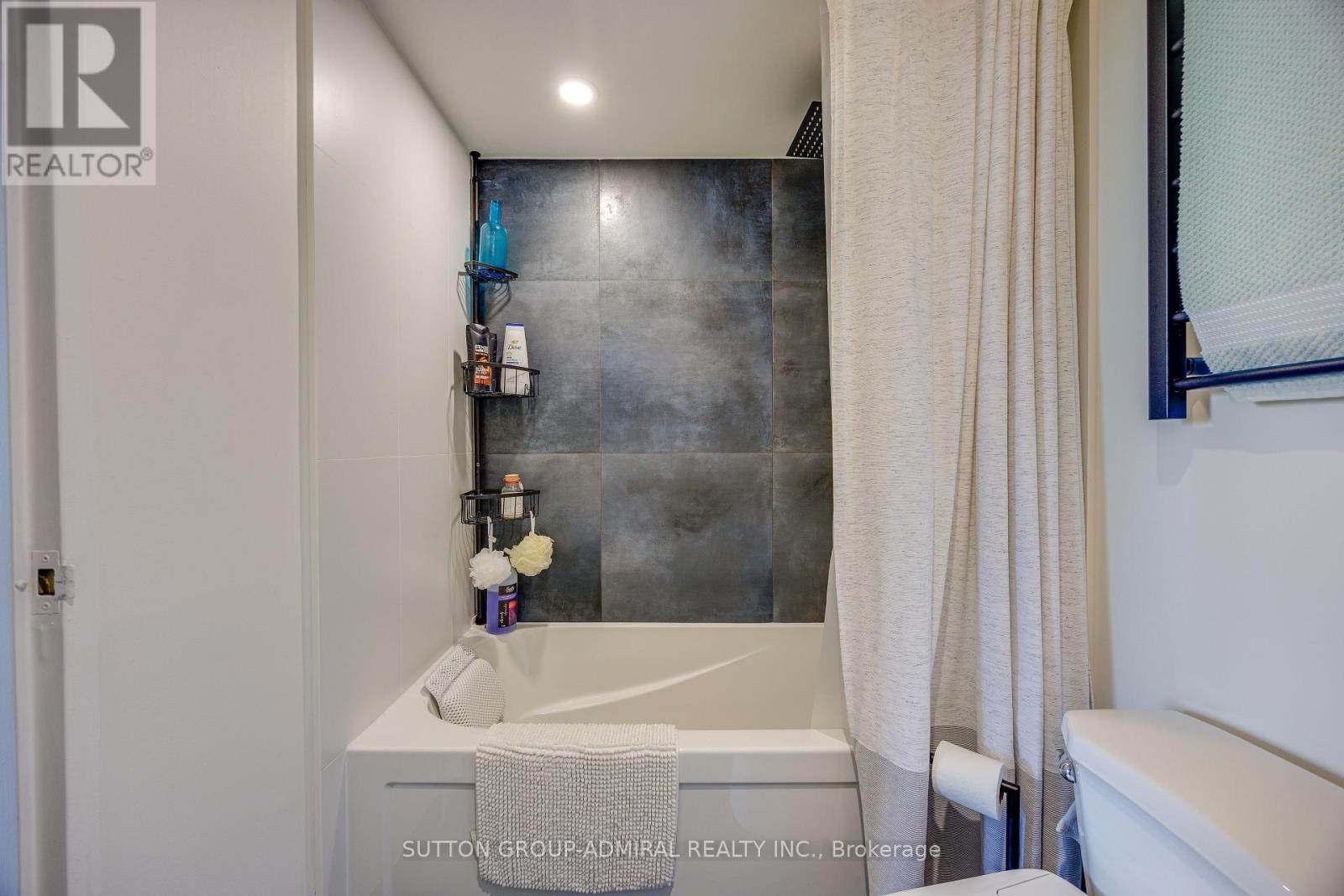 












906 - 131 TORRESDALE AVENUE S

,
Toronto (Westminster-Branson),




Ontario
M2R3T1

