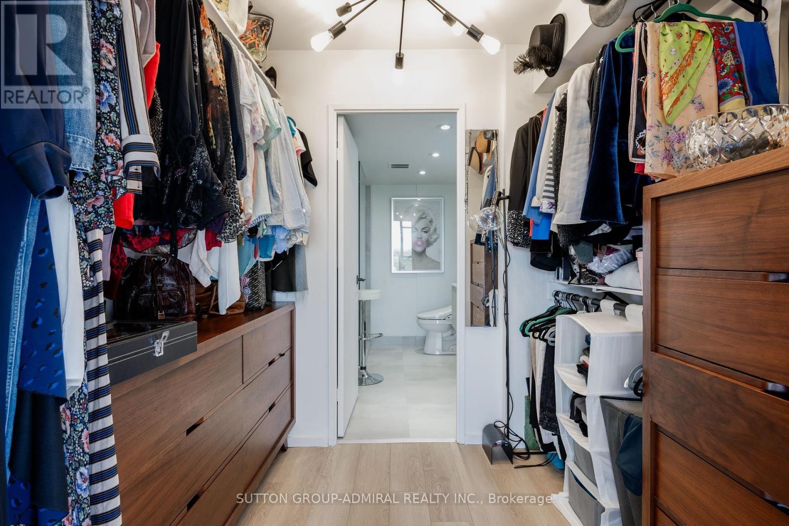 












906 - 131 TORRESDALE AVENUE S

,
Toronto (Westminster-Branson),




Ontario
M2R3T1

