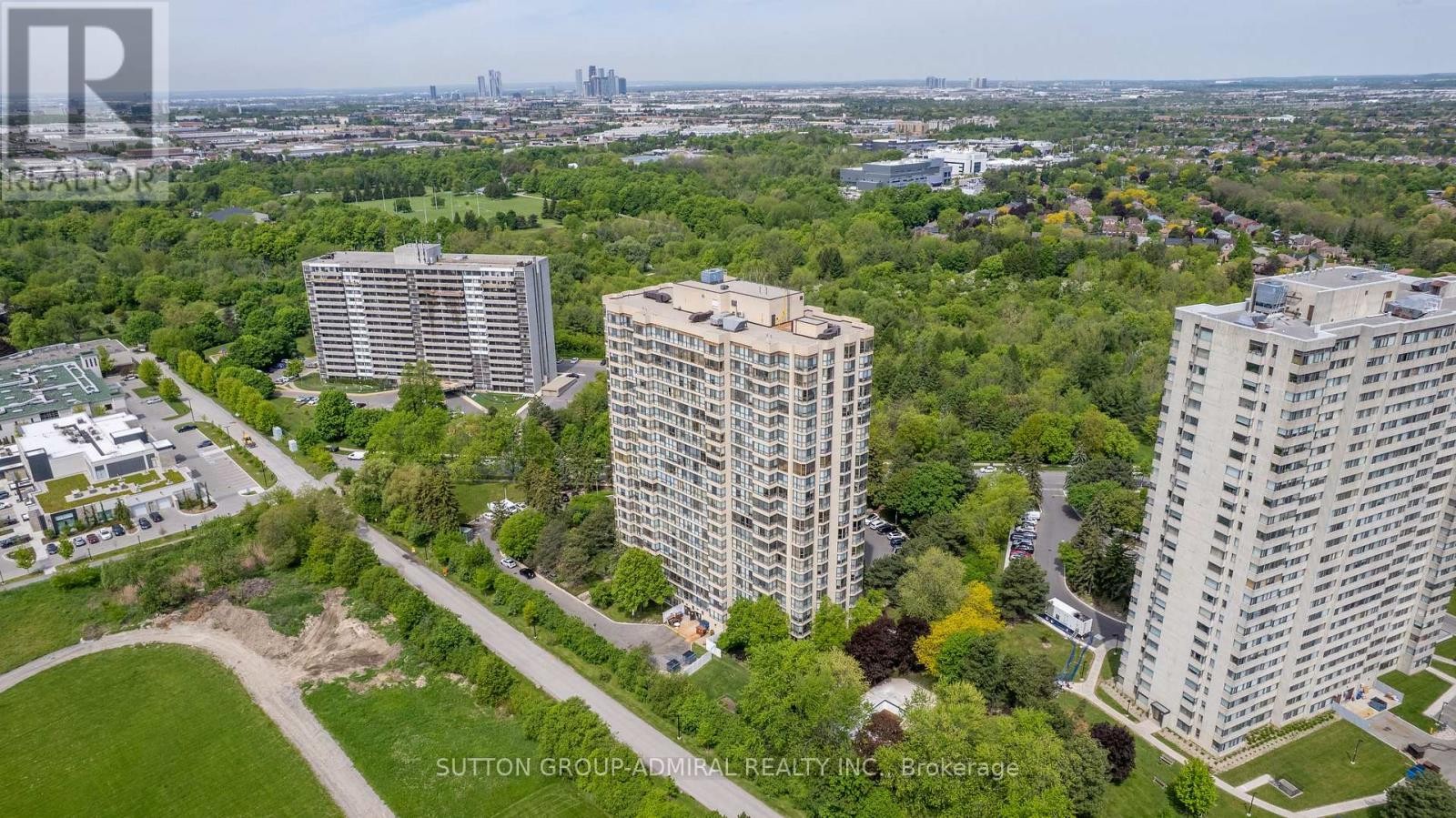 












906 - 131 TORRESDALE AVENUE S

,
Toronto (Westminster-Branson),




Ontario
M2R3T1

