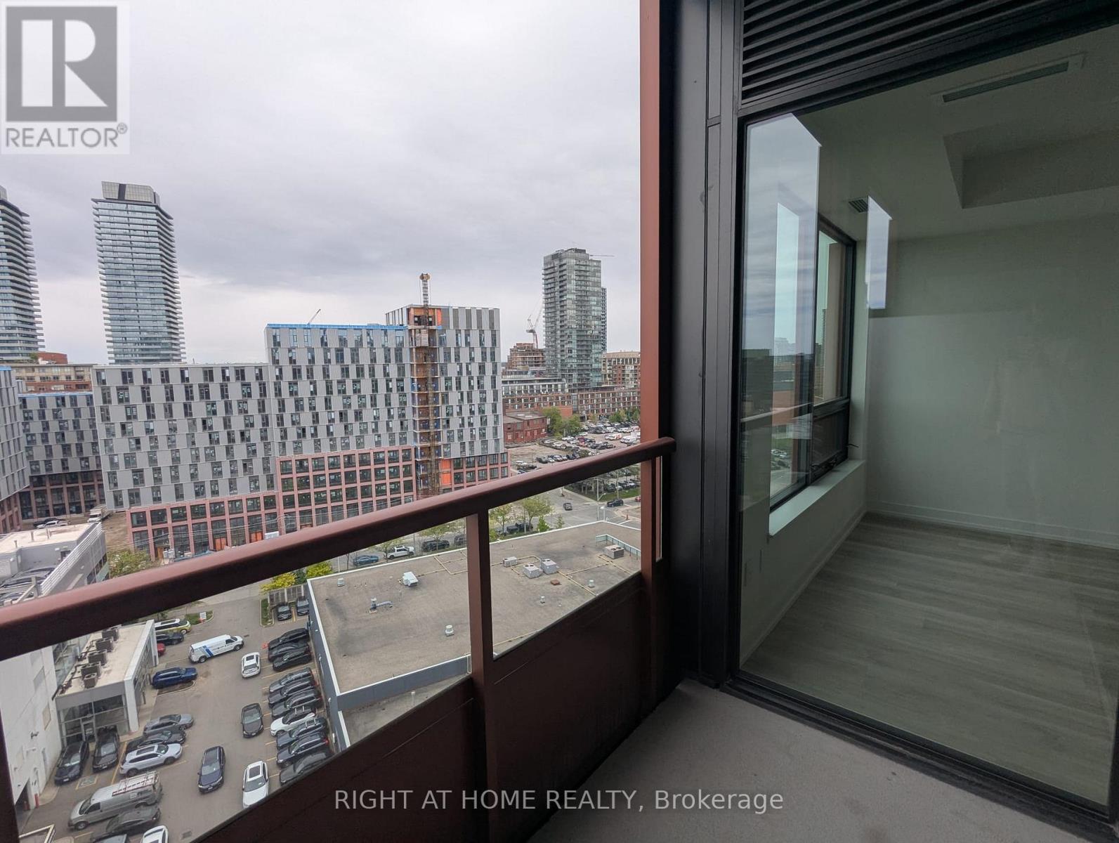












PH 14 - 28 EASTERN AVENUE

,
Toronto (Moss Park),




Ontario
M5A0Y2

