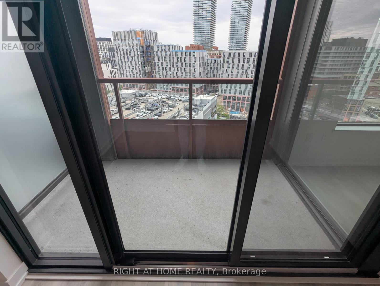 












PH 14 - 28 EASTERN AVENUE

,
Toronto (Moss Park),




Ontario
M5A0Y2

