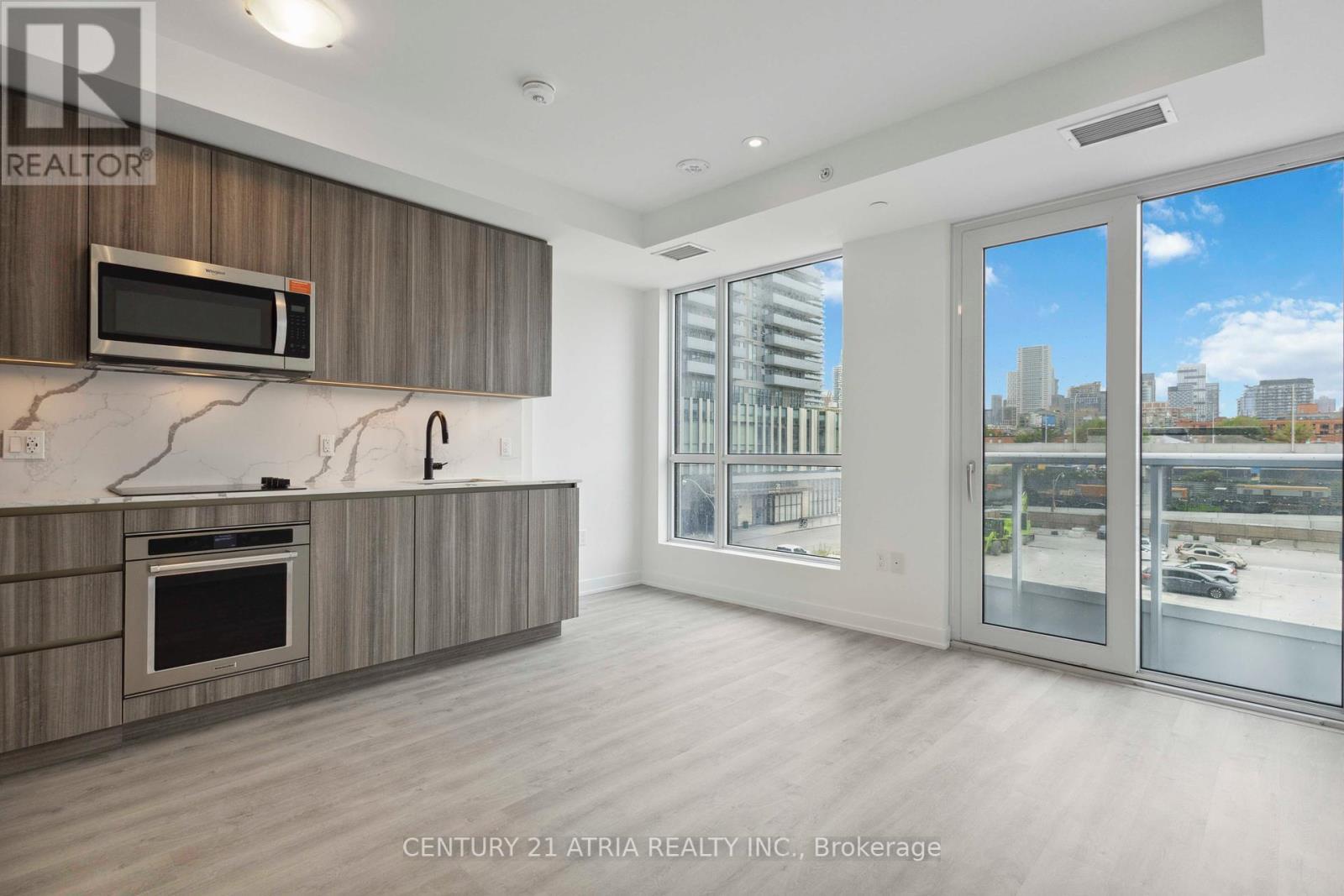 












302 - 15 RICHARDSON STREET

,
Toronto (Waterfront Communities),




Ontario
M5A1B4

