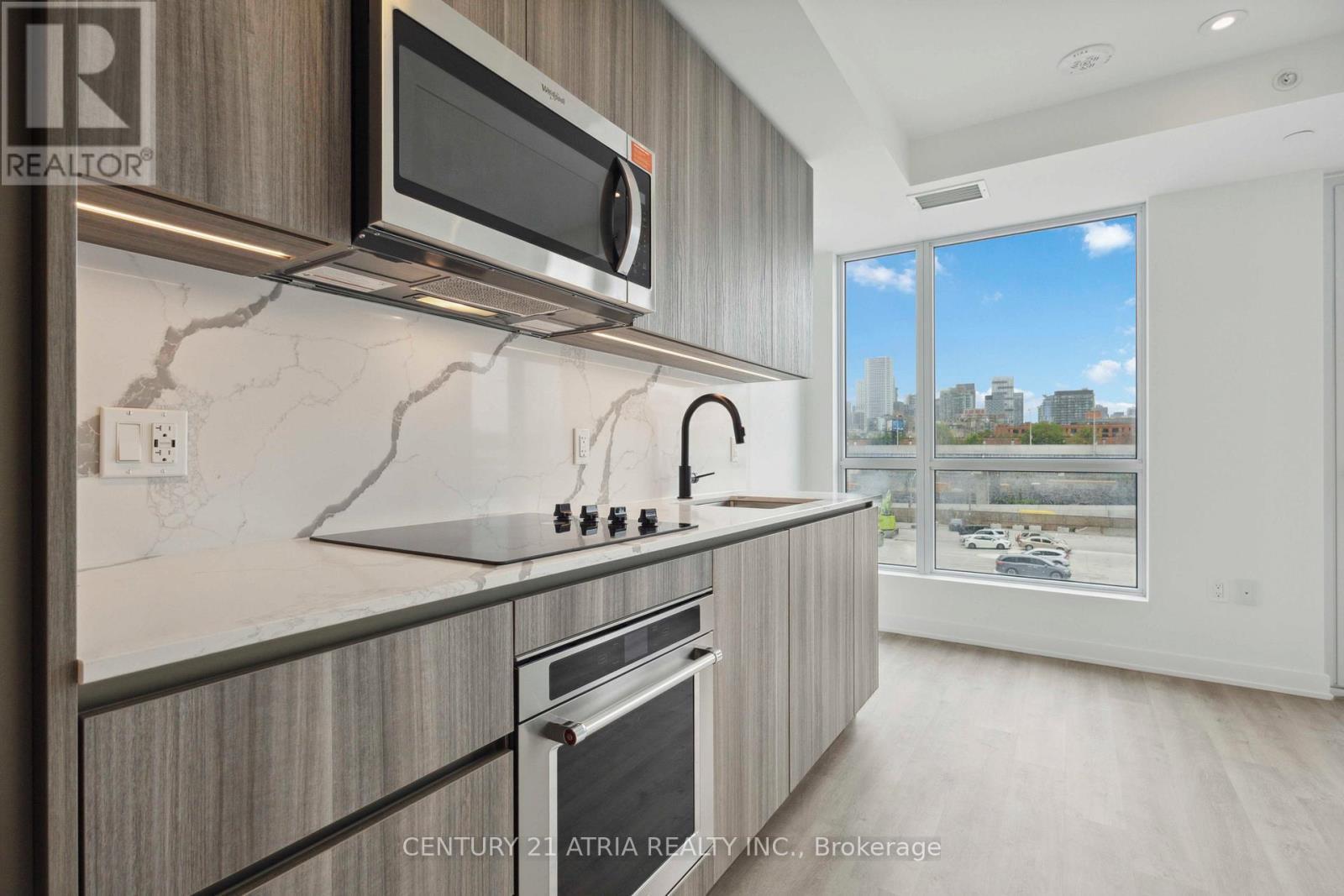 












302 - 15 RICHARDSON STREET

,
Toronto (Waterfront Communities),




Ontario
M5A1B4

