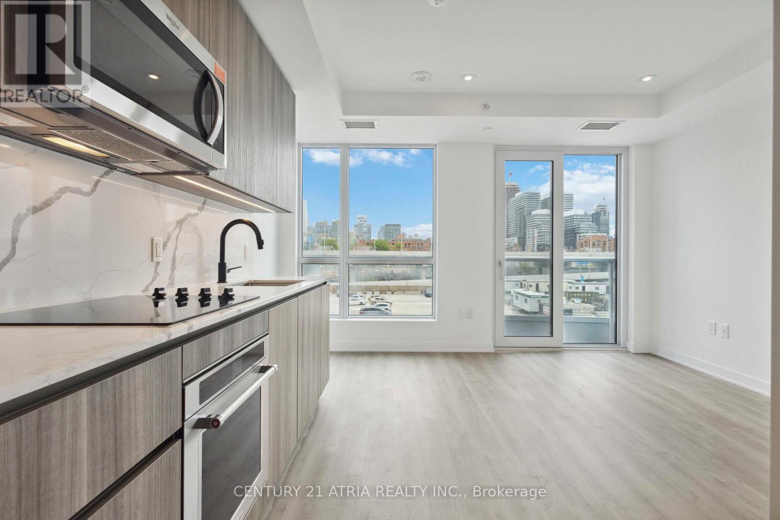 












302 - 15 RICHARDSON STREET

,
Toronto (Waterfront Communities),




Ontario
M5A1B4

