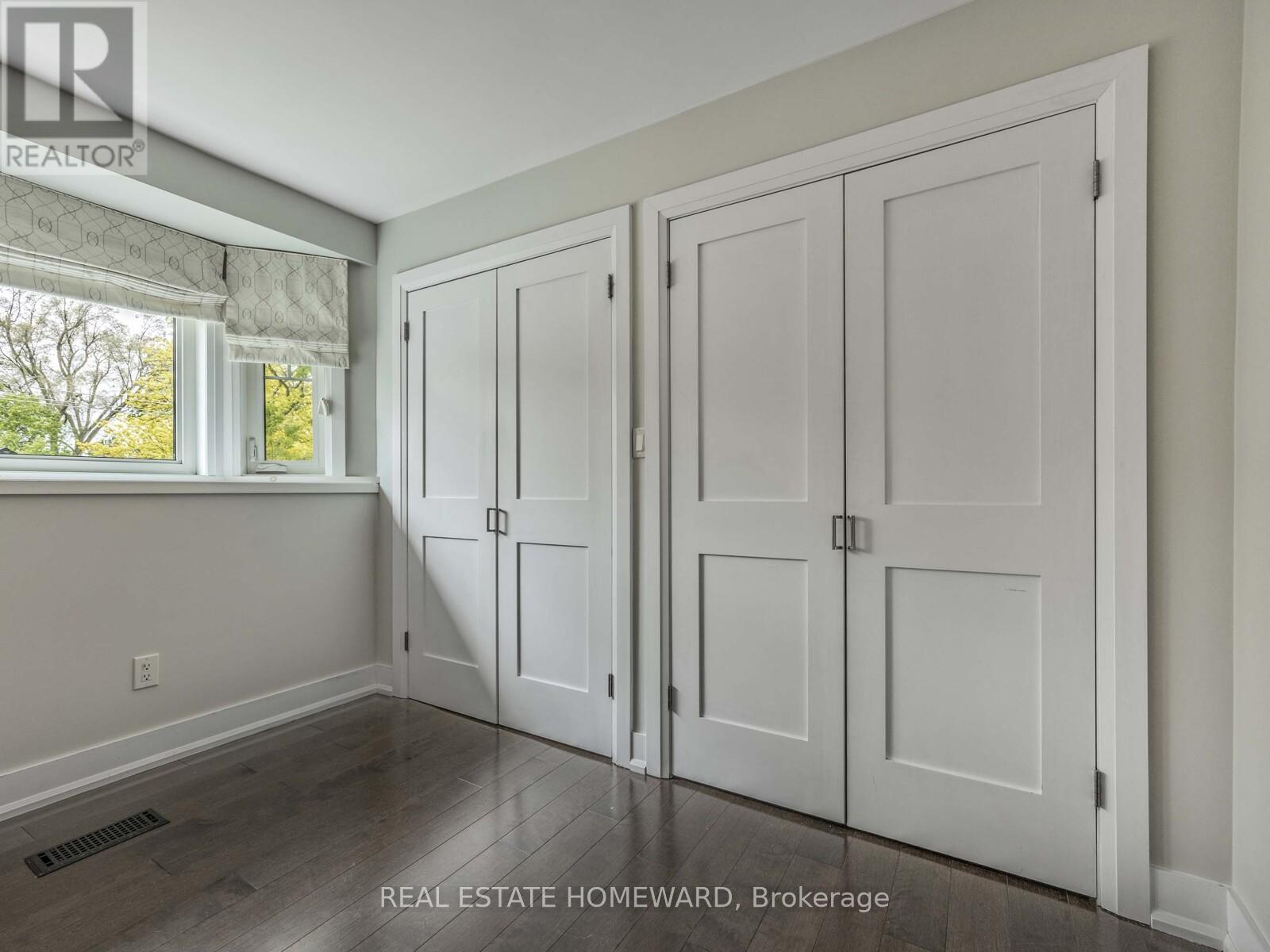 












258 ST CLEMENTS AVENUE

,
Toronto (Yonge-Eglinton),




Ontario
M5R1H5

