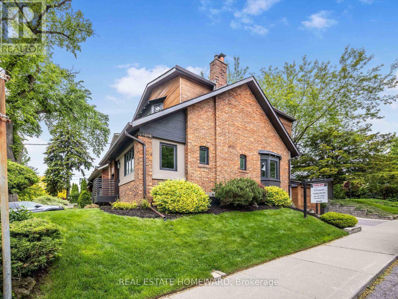 












258 ST CLEMENTS AVENUE

,
Toronto (Yonge-Eglinton),




Ontario
M5R1H5

