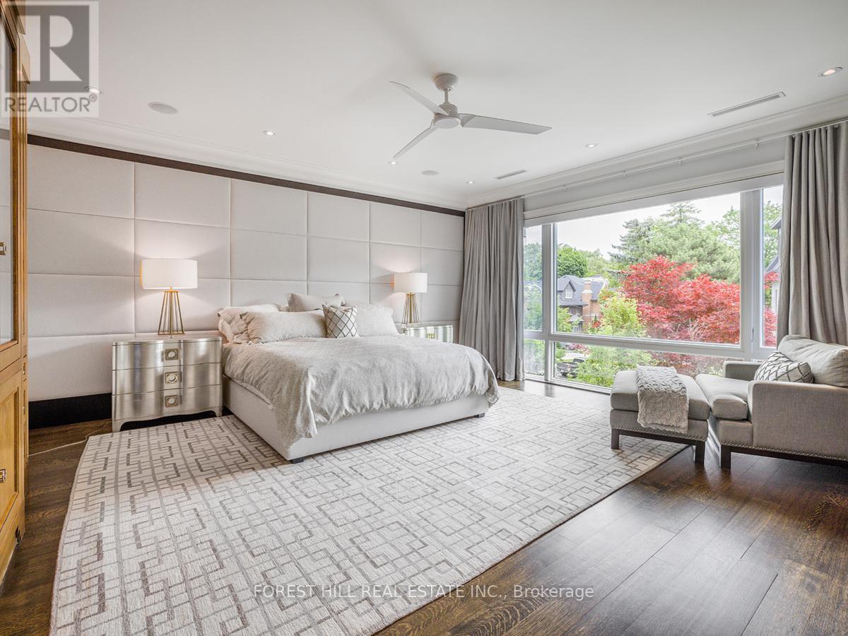 












19 VESTA DRIVE

,
Toronto (Forest Hill South),




Ontario
M5P2Z4

