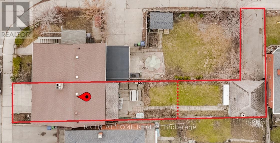 












610 LAUDER AVENUE

,
Toronto (Oakwood Village),




Ontario
M6E3J7

