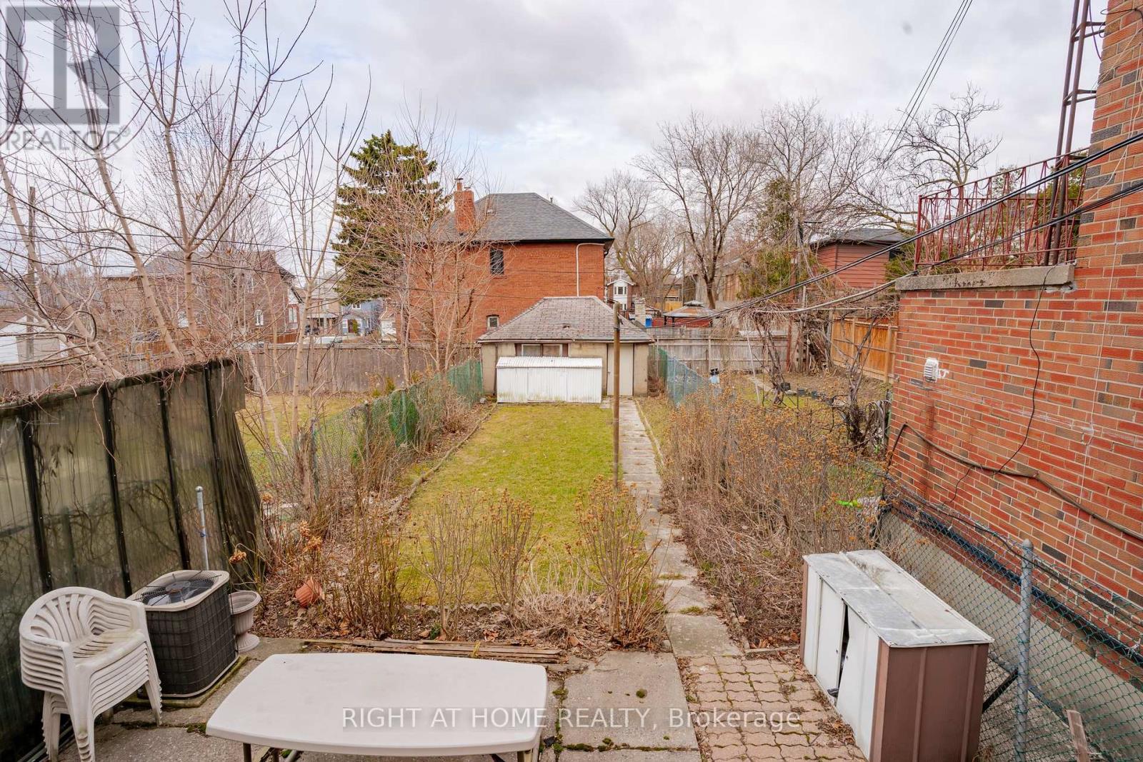 












610 LAUDER AVENUE

,
Toronto (Oakwood Village),




Ontario
M6E3J7

