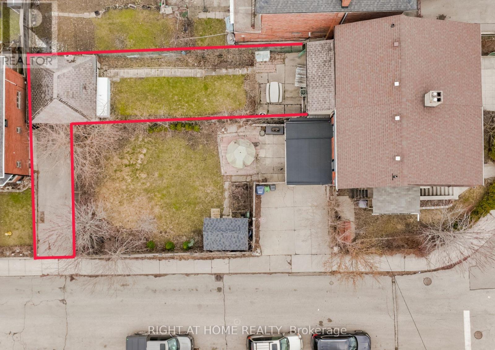 












610 LAUDER AVENUE

,
Toronto (Oakwood Village),




Ontario
M6E3J7

