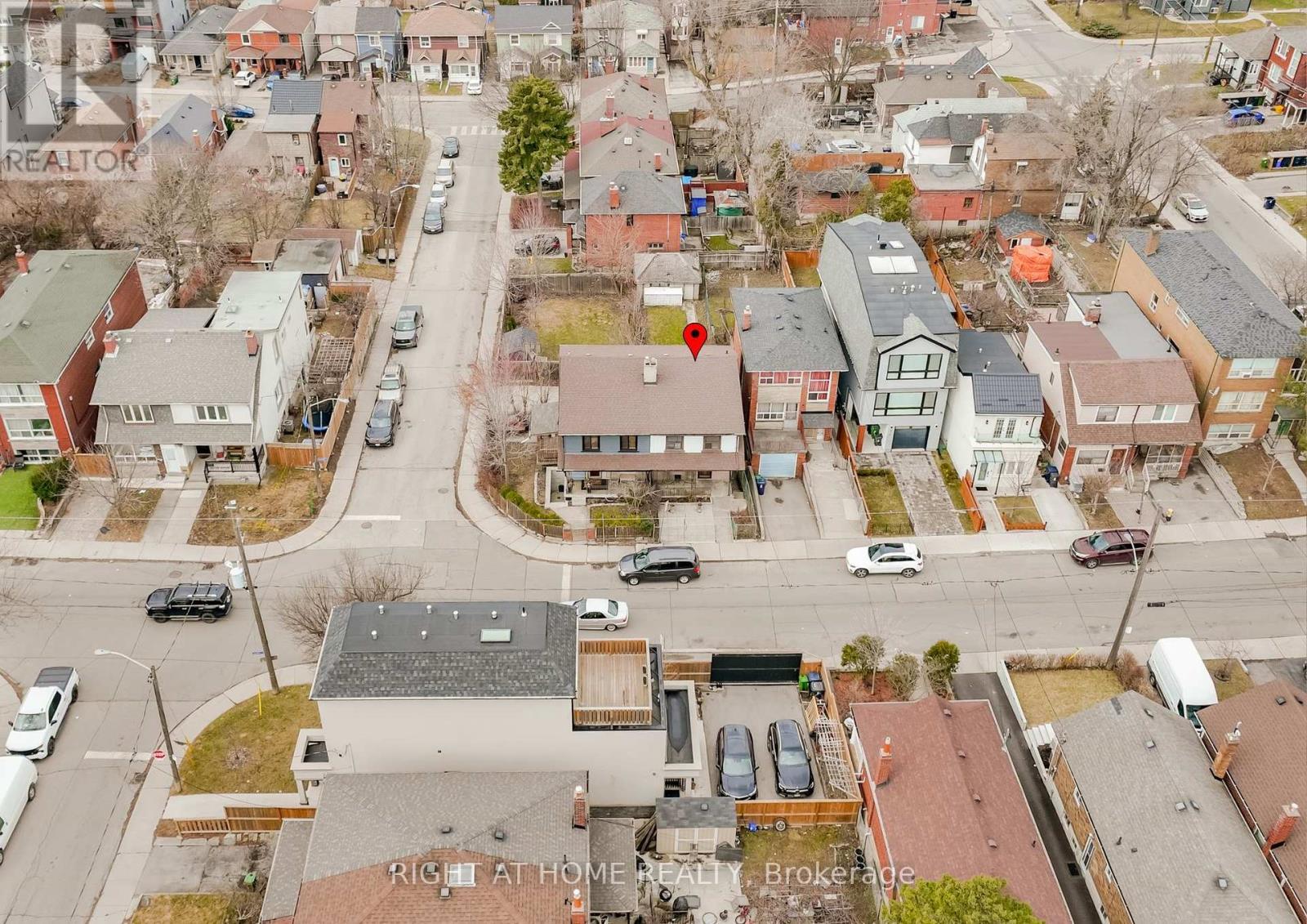 












610 LAUDER AVENUE

,
Toronto (Oakwood Village),




Ontario
M6E3J7


