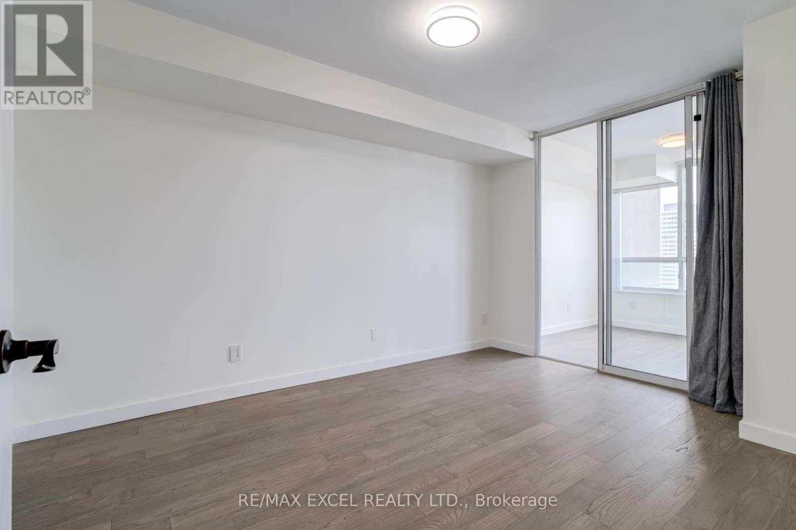 












2715 - 18 PARKVIEW AVENUE

,
Toronto (Willowdale East),




Ontario
M2N7H7

