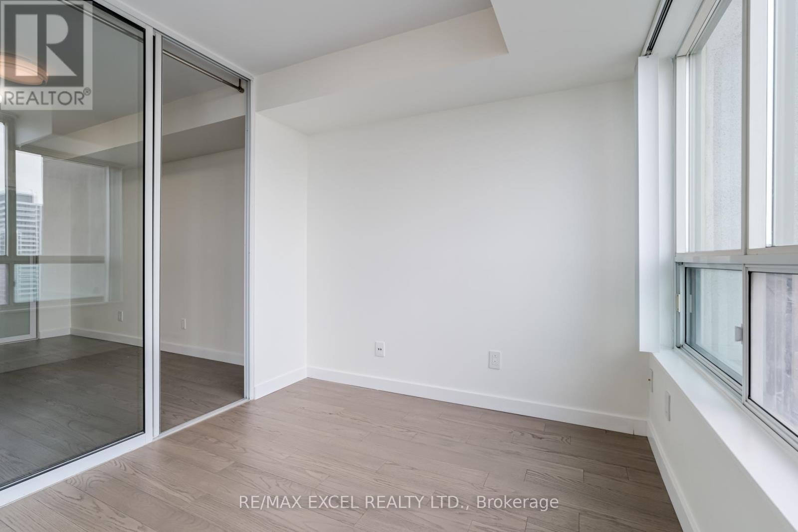 












2715 - 18 PARKVIEW AVENUE

,
Toronto (Willowdale East),




Ontario
M2N7H7

